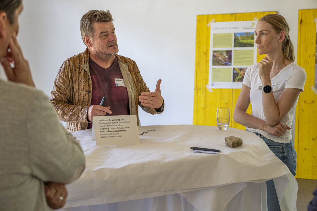 Rege Diskussionen beim World Café der Fachveranstaltung 2025