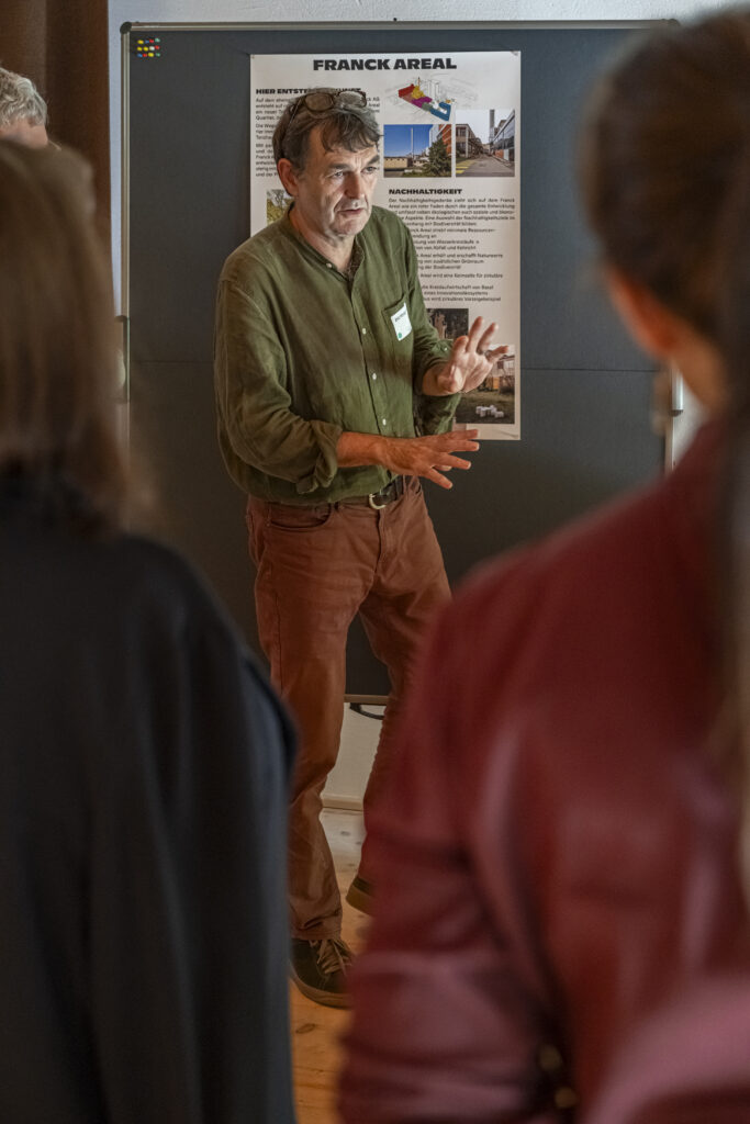 Eric Honegger präsentiert das Franck Areal bei der Case Clinic der Fachveranstaltung 2025