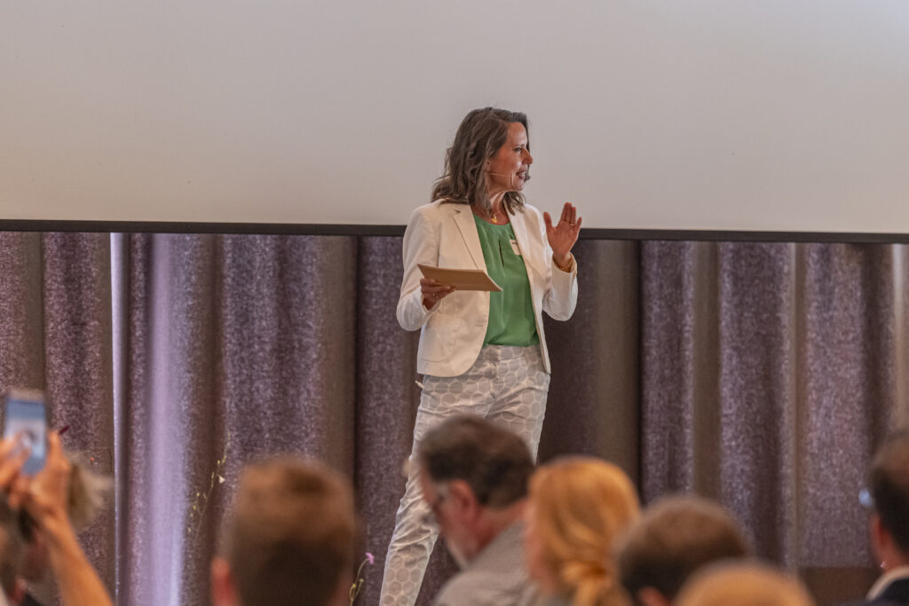 Bettina Walch moderiert die Fachveranstaltung