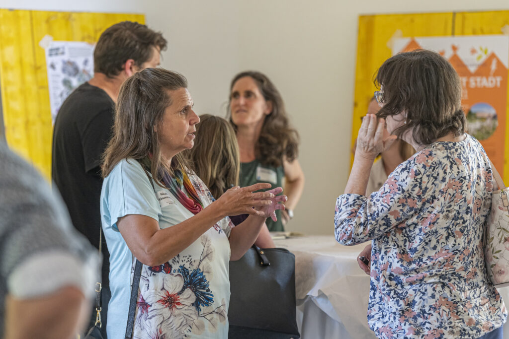 Angeregte Diskussion im World Café der Fachveranstaltung 2025